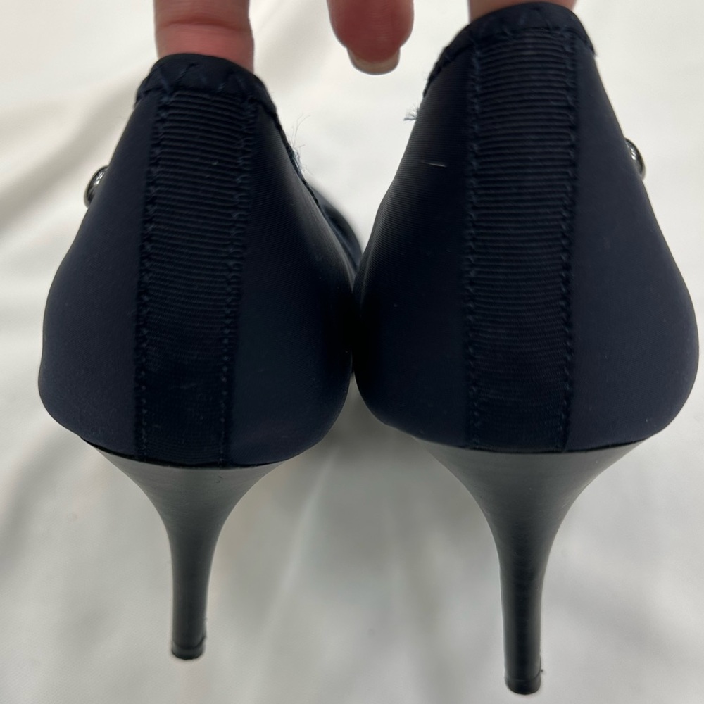 Simply Vera Wang Pumps - Picture 4 of 8